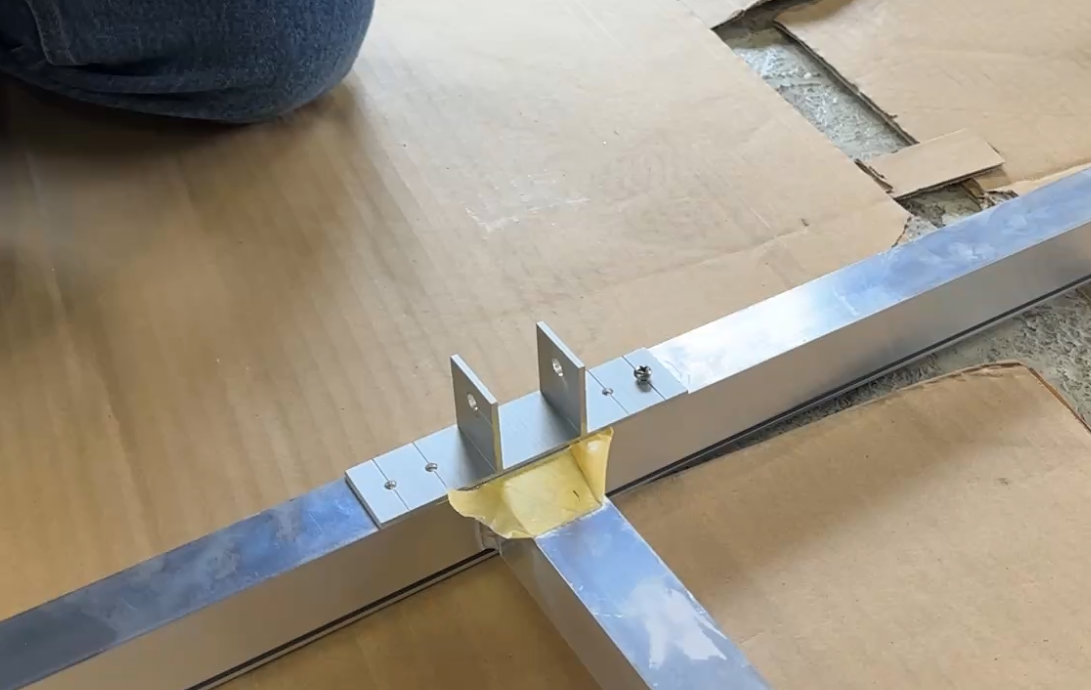 T型ブランケットを取り付けます